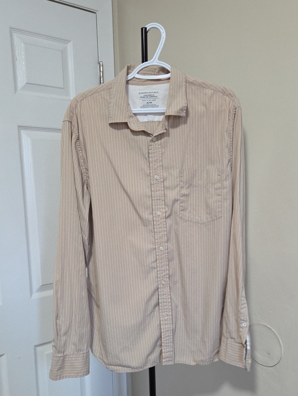 Banana Republic Men's Tan Beige Pinstripe Long-Sleeve Button-Down Shirt